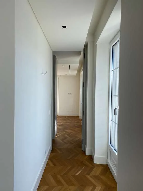 Praça da Alegria — Participação no projeto de licenciamento de um edifício histórico situado no centro de Lisboa. Imagem do portfólio, página 23.