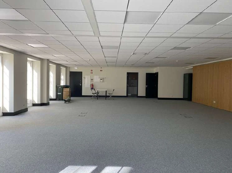 Praça da Alegria — Participação no projeto de licenciamento de um edifício histórico situado no centro de Lisboa. Imagem do portfólio, página 24.